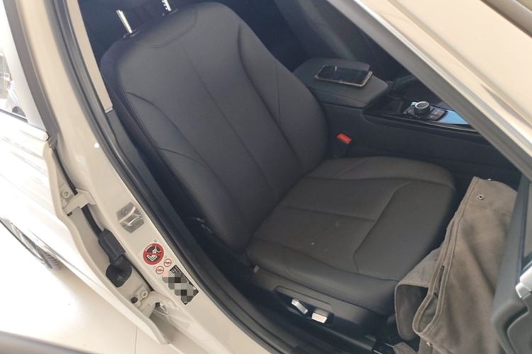 Used BMW 3 Series 2017 320Li xDrive Fashion Model Right Front Seat