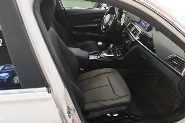 Used BMW 3 Series 2017 320Li Fashion Model Right Front Seat