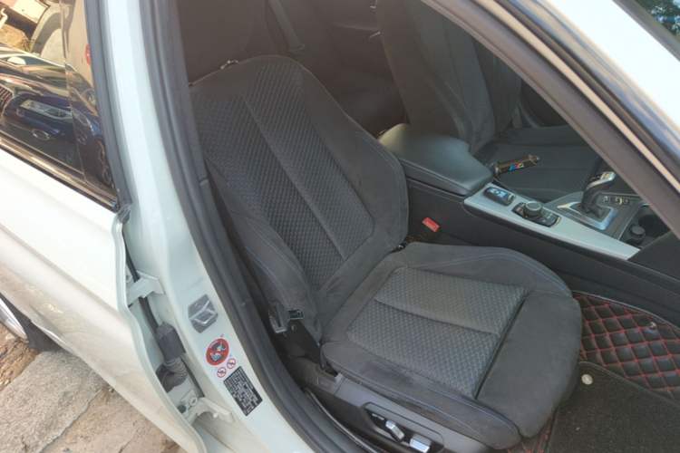 Used BMW 3 Series 2017 320i M Sport Right Front Seat