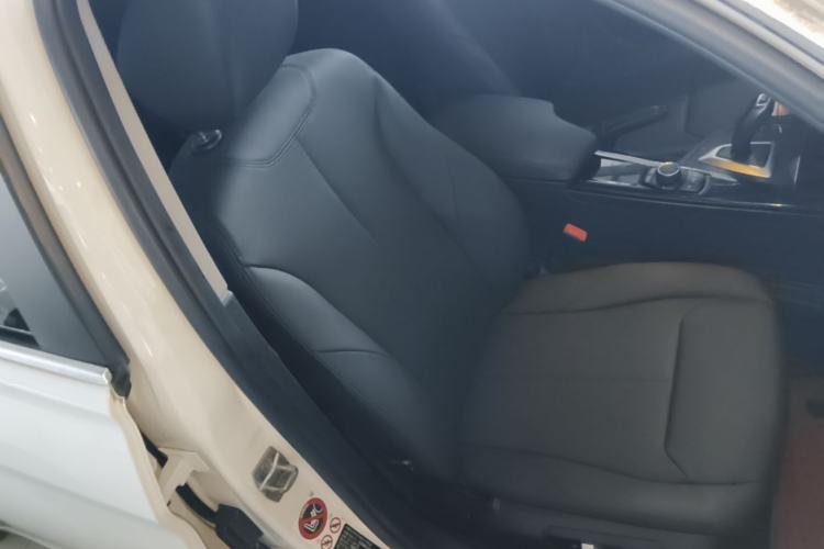Used BMW 3 Series 2017 320Li Fashion Model Right Front Seat