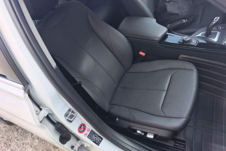 Used BMW 3 Series 2017 320Li Fashion Model Right Front Seat