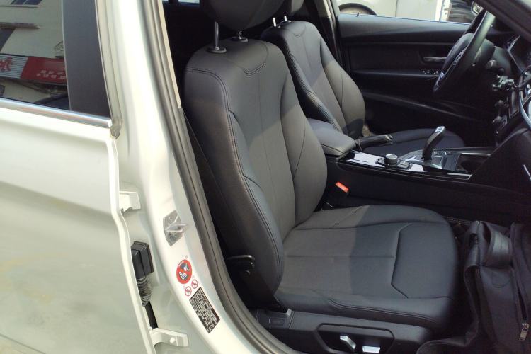 Used BMW 3 Series 2017 320Li Fashion Model Right Front Seat