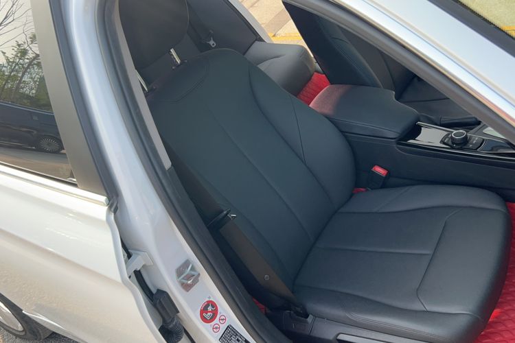 Used BMW 3 Series 2017 320Li Fashion Model Right Front Seat