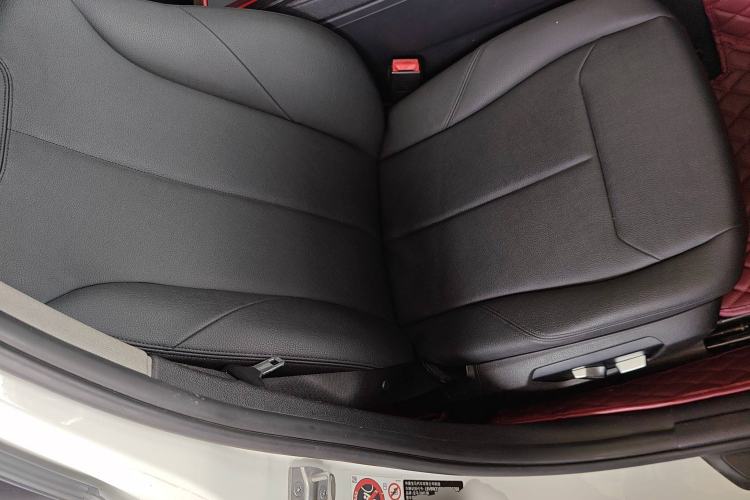 Used BMW 3 Series 2017 320Li Fashion Model Right Front Seat