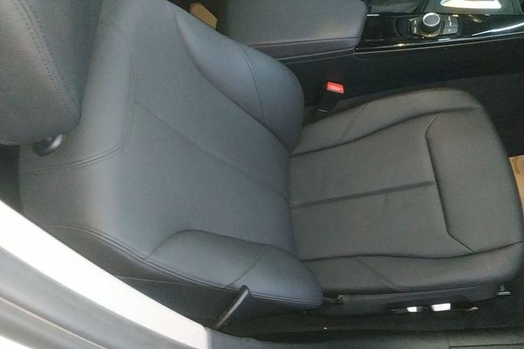 Used BMW 3 Series 2017 318Li Fashion Model Right Front Seat