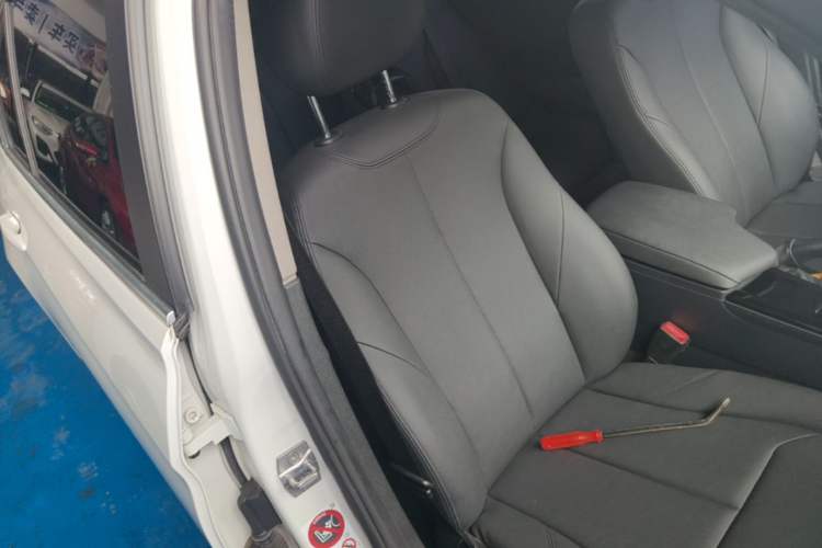 Used BMW 3 Series 2017 320Li Fashion Model Right Front Seat