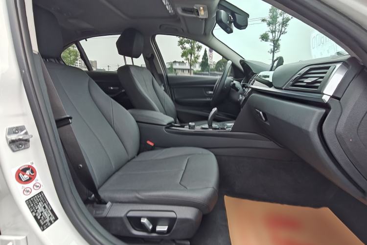 Used BMW 3 Series 2017 320Li Fashion Model Right Front Seat