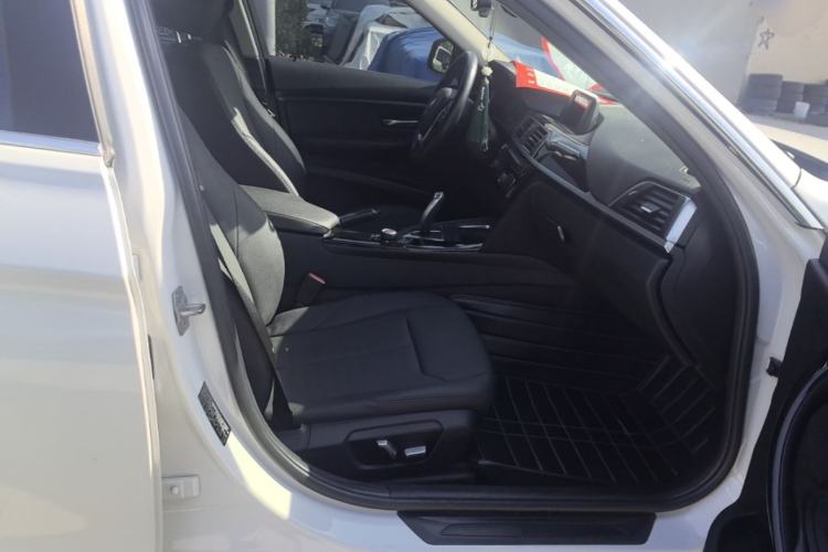 Used BMW 3 Series 2017 320Li Fashion Model Right Front Seat