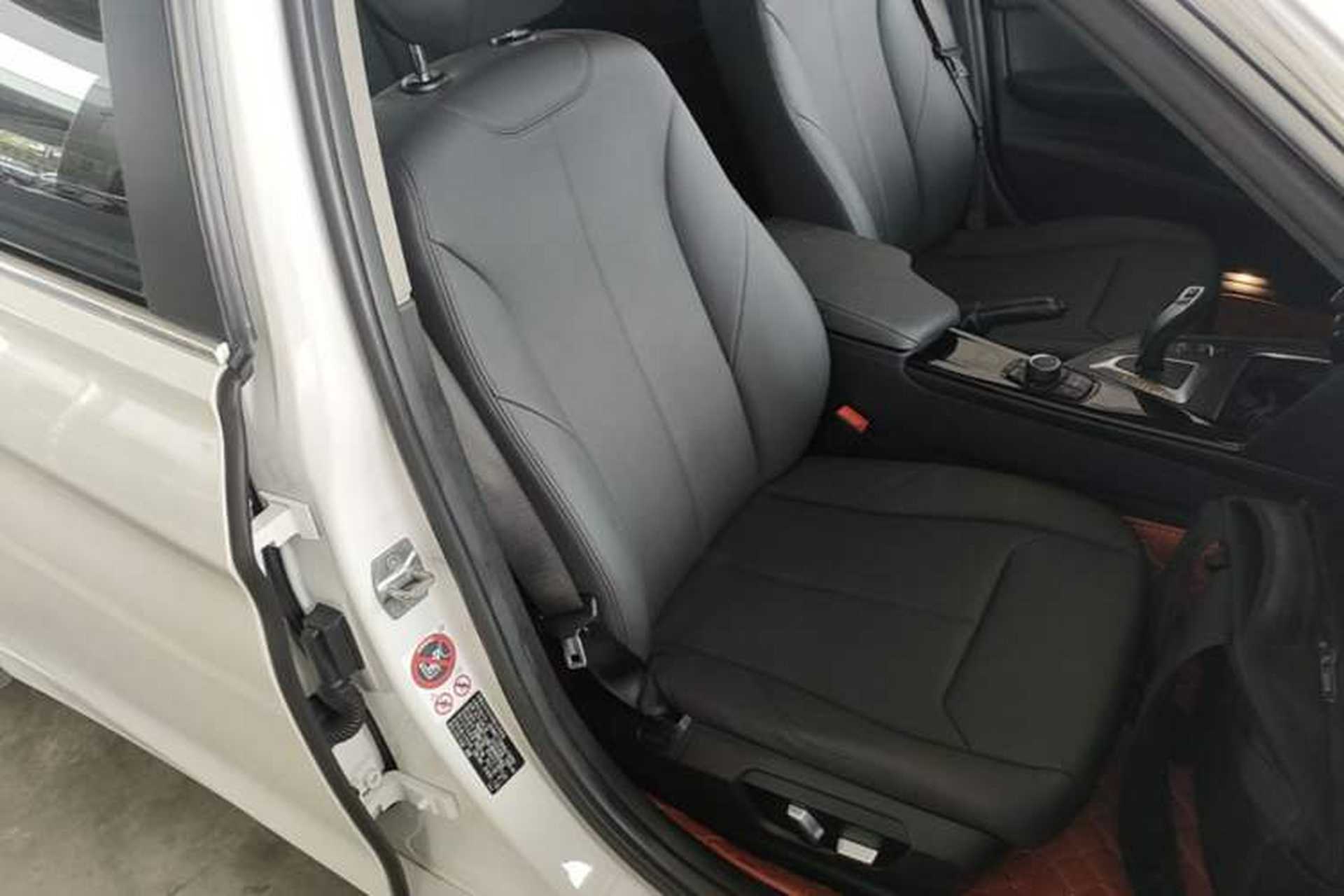 Used BMW 3 Series 2017 318Li Fashion Model Right Front Seat