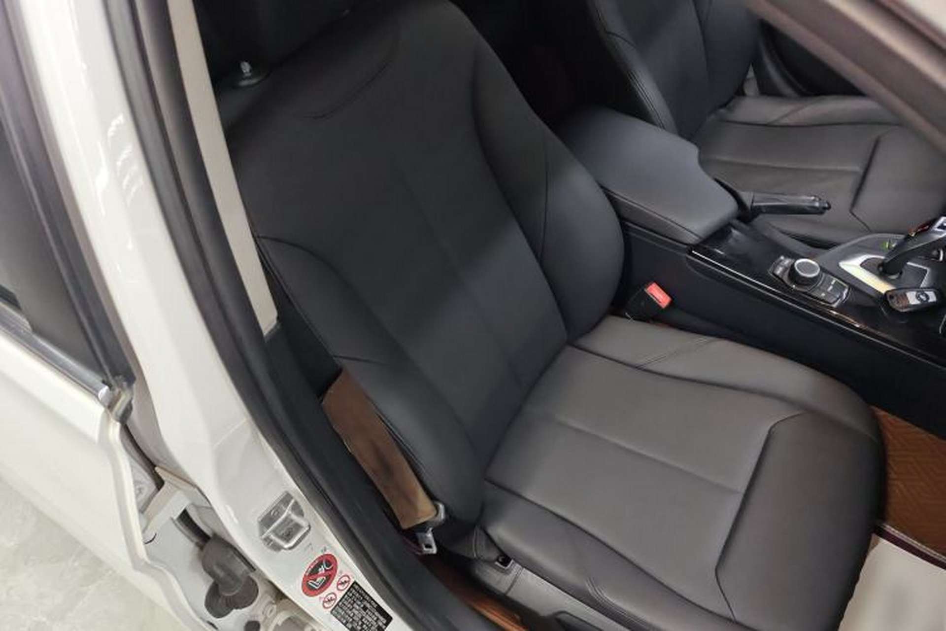 Used BMW 3 Series 2017 320Li Fashion Model Right Front Seat