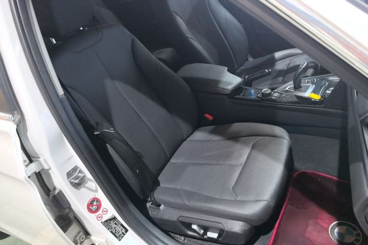 Used BMW 3 Series 2017 320Li xDrive Fashion Model Right Front Seat