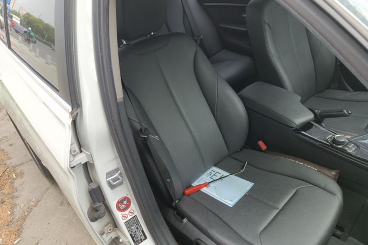 Used BMW 3 Series 2017 320Li Fashion Model Right Front Seat