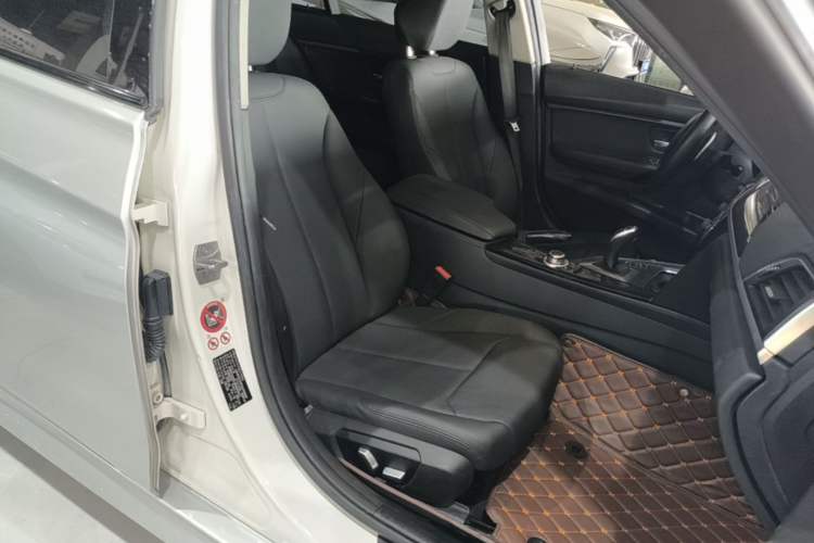 Used BMW 3 Series 2017 320Li M Sport Edition Right Front Seat
