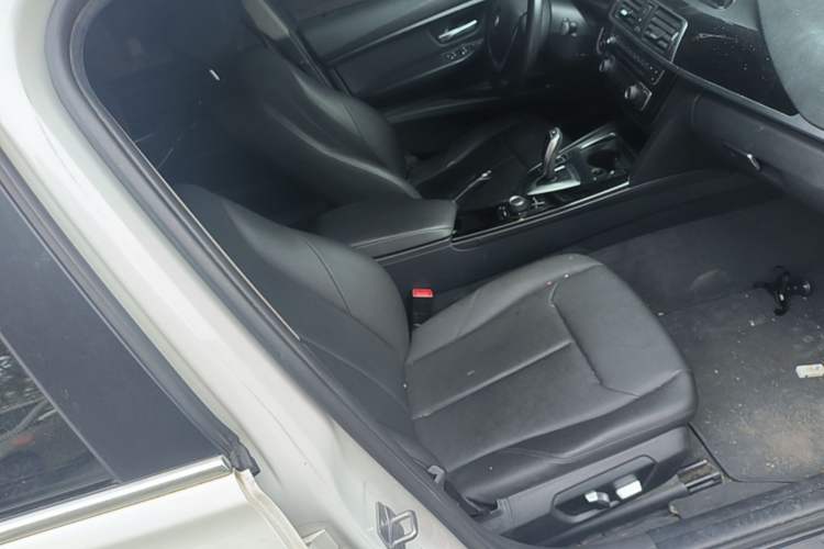 Used BMW 3 Series 2017 320Li Fashion Model Right Front Seat