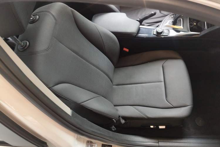 Used BMW 3 Series 2017 320Li Fashion Model Right Front Seat