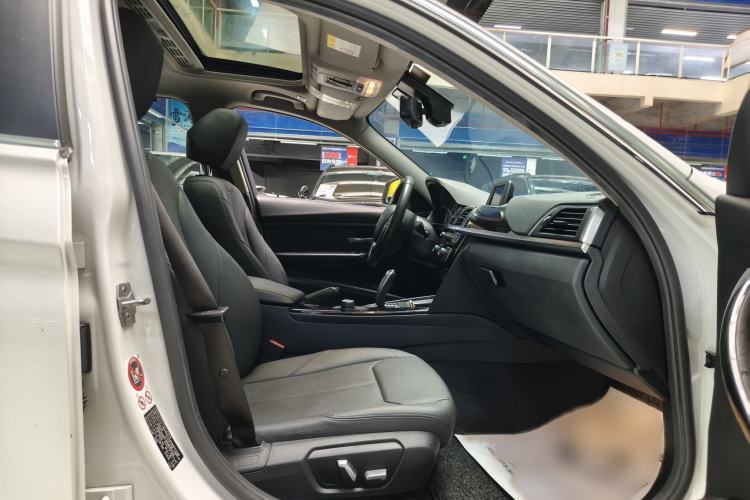 Used BMW 3 Series 2017 320Li Fashion Model Right Front Seat