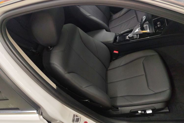 Used BMW 3 Series 2017 320Li Fashion Model Right Front Seat