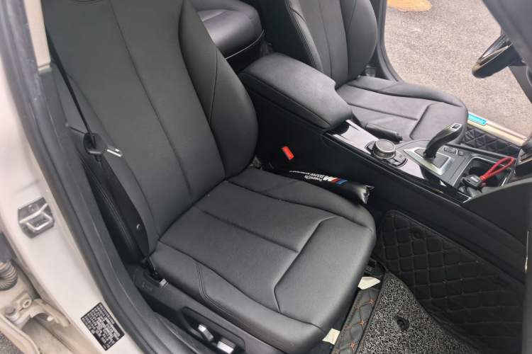 Used BMW 3 Series 2017 320Li Fashion Model Right Front Seat