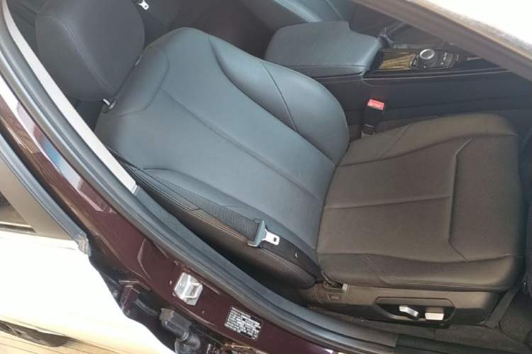 Used BMW 3 Series 2017 320Li Fashion Model Right Front Seat