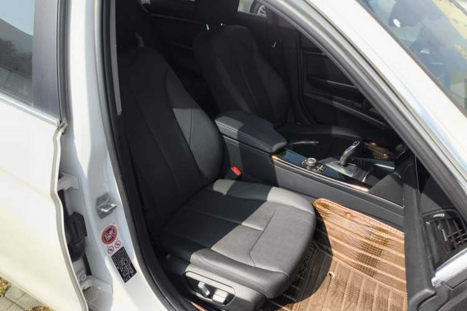Used BMW 3 Series 2017 320Li xDrive Fashion Model Right Front Seat