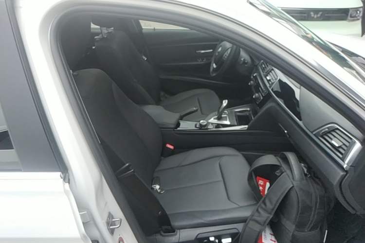Used BMW 3 Series 2017 320Li Fashion Model Right Front Seat