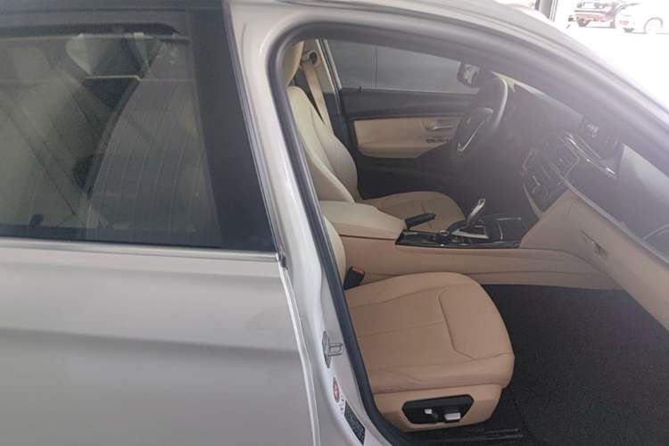 Used BMW 3 Series 2017 320Li Fashion Model Right Front Seat