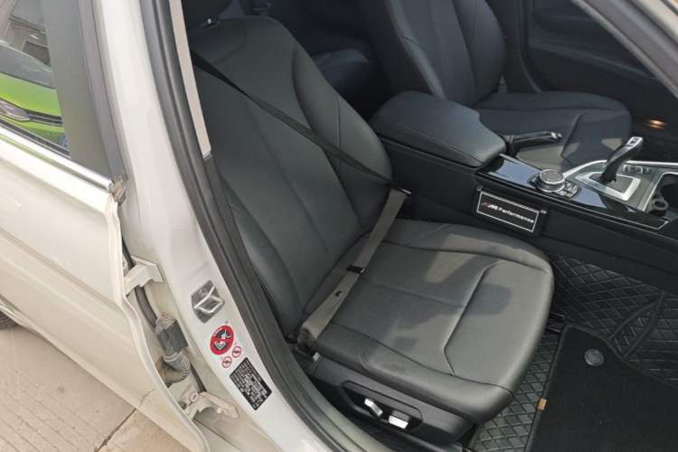 Used BMW 3 Series 2017 320Li Fashion Model Right Front Seat