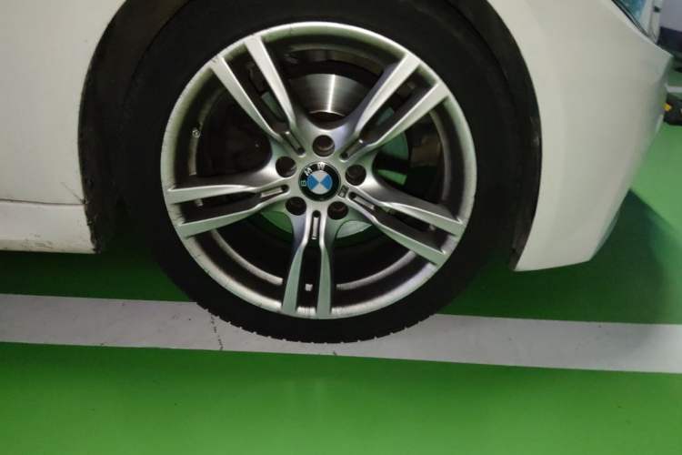 Used BMW 3 Series 2017 320i M Sport Right Front Wheel Hub
