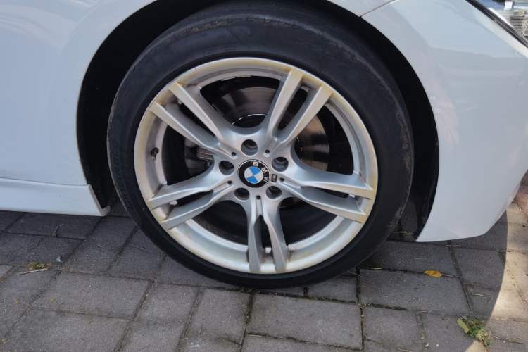 Used BMW 3 Series 2017 320Li M Sport Edition Right Front Wheel Hub