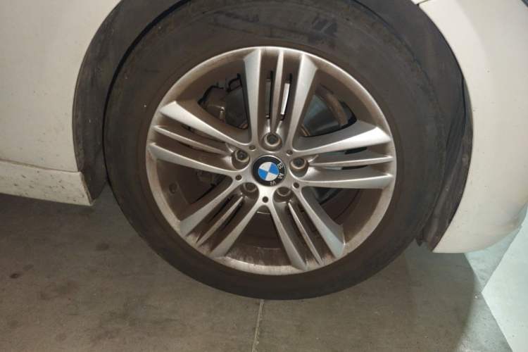 Used BMW 3 Series 2017 320Li Fashion Model Right Front Wheel Hub