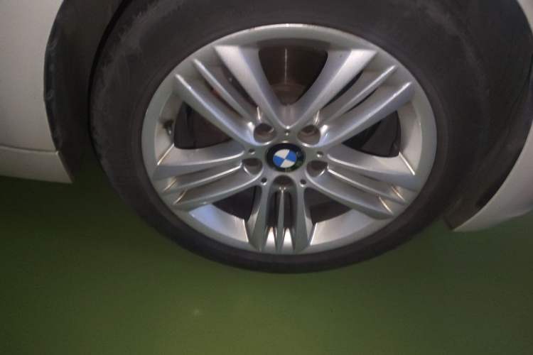 Used BMW 3 Series 2017 320Li Fashion Model Right Front Wheel Hub