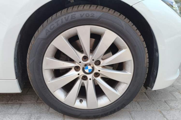 Used BMW 3 Series 2017 318Li Fashion Model Right Front Wheel Hub