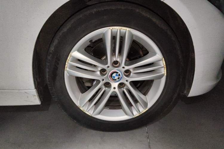 Used BMW 3 Series 2017 320Li Fashion Model Right Front Wheel Hub