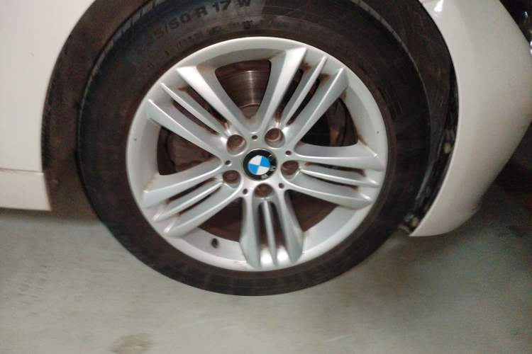 Used BMW 3 Series 2017 320Li Fashion Model Right Front Wheel Hub