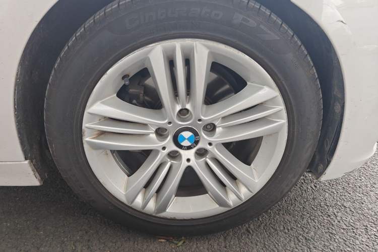 Used BMW 3 Series 2017 320Li Fashion Model Right Front Wheel Hub