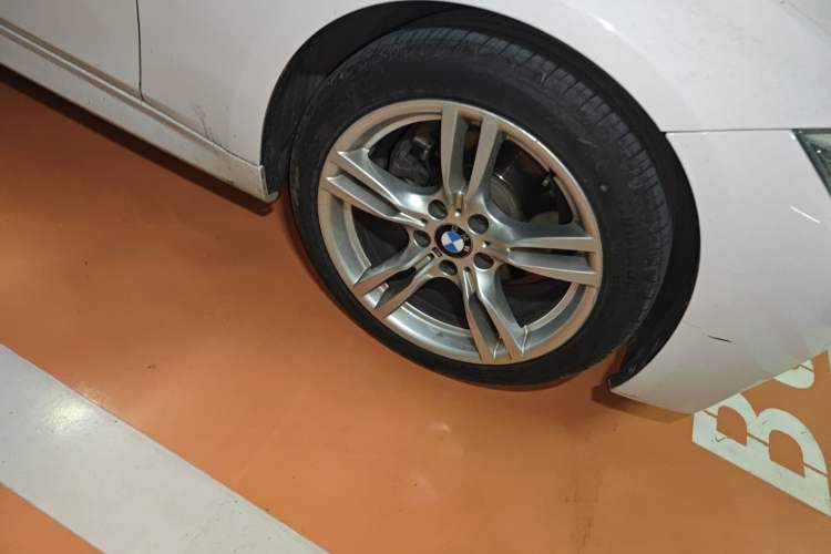 Used BMW 3 Series 2017 320Li M Sport Edition Right Front Wheel Hub
