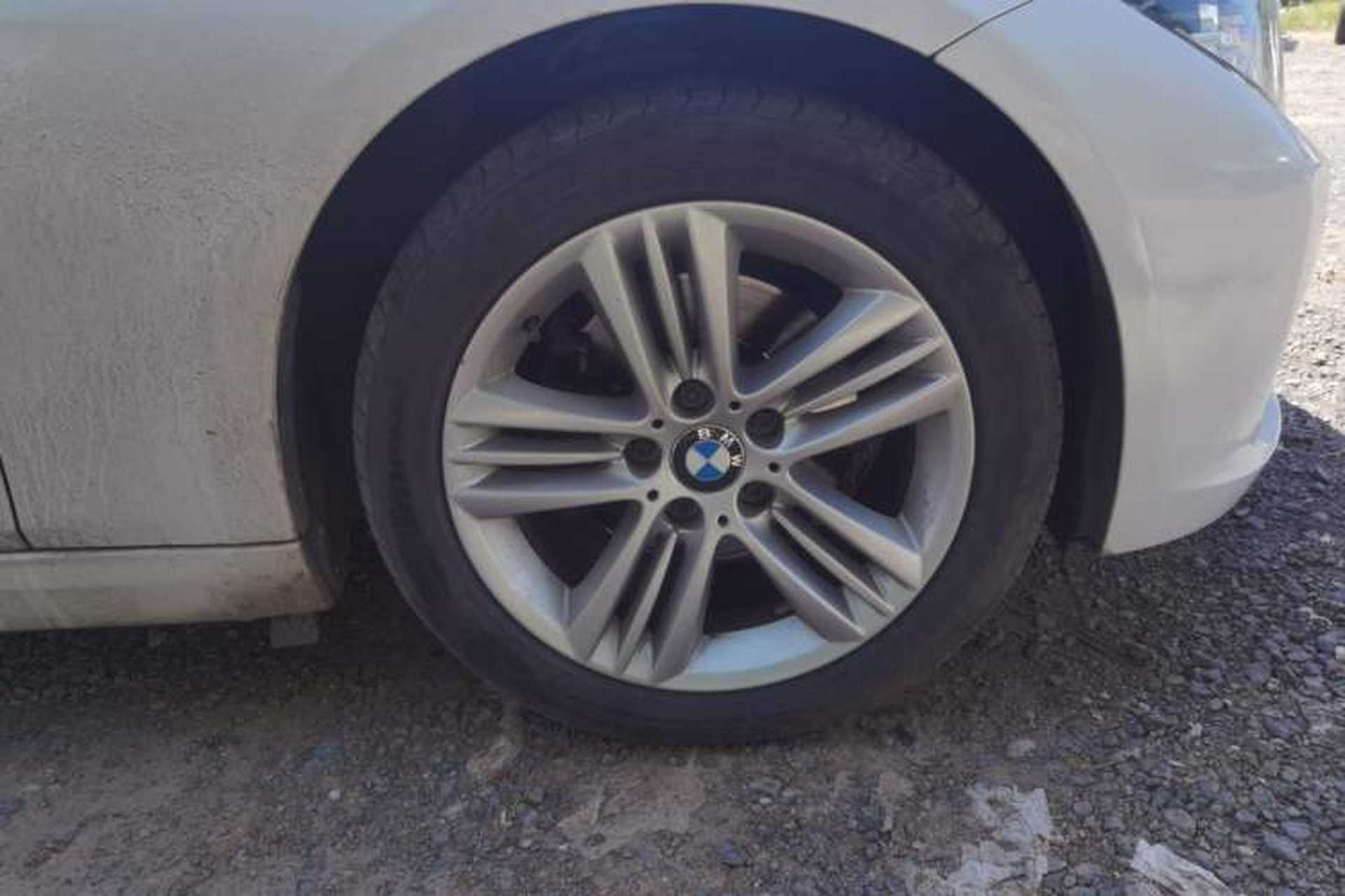 Used BMW 3 Series 2017 320Li Fashion Model Right Front Wheel Hub