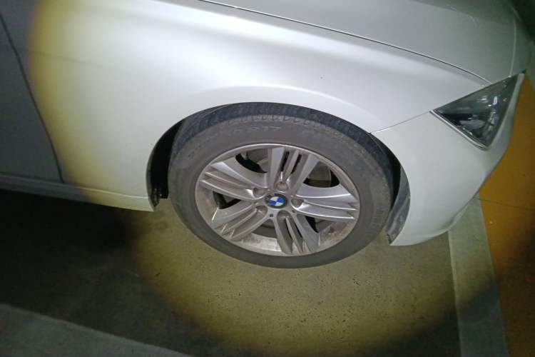 Used BMW 3 Series 2017 320Li Fashion Model Right Front Wheel Hub