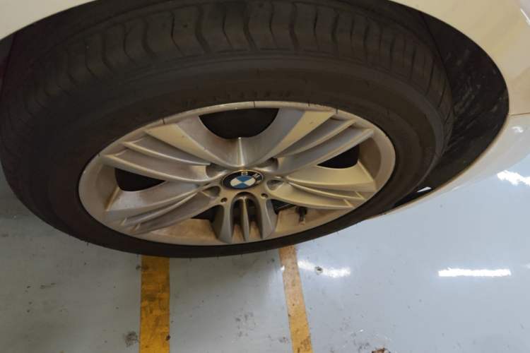 Used BMW 3 Series 2017 320Li xDrive Fashion Model Right Front Wheel Hub