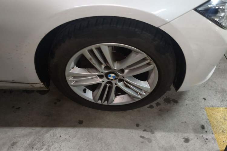 Used BMW 3 Series 2017 320Li Fashion Model Right Front Wheel Hub