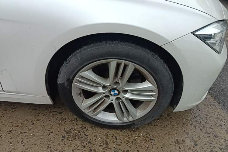 Used BMW 3 Series 2017 320Li Fashion Model Right Front Wheel Hub