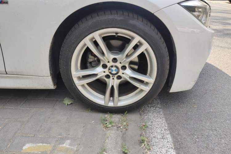 Used BMW 3 Series 2017 320Li M Sport Edition Right Front Wheel Hub