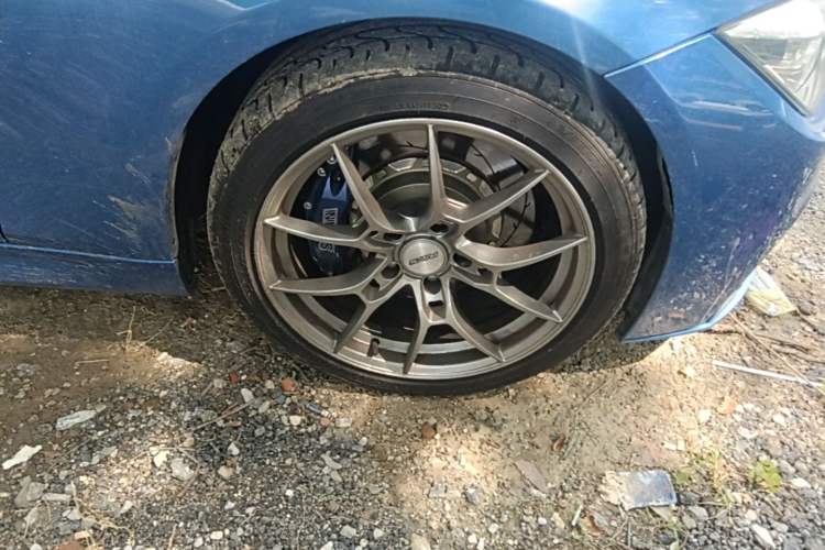 Used BMW 3 Series 2017 320Li M Sport Edition Right Front Wheel Hub