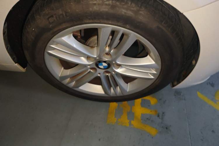 Used BMW 3 Series 2017 320Li Fashion Model Right Front Wheel Hub