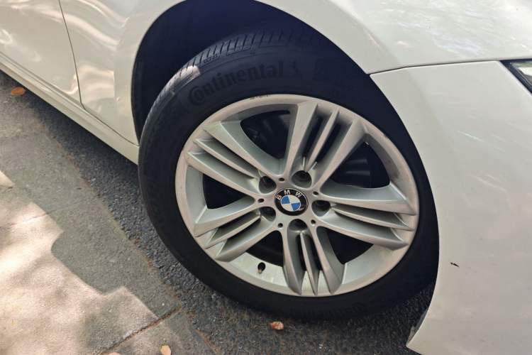Used BMW 3 Series 2017 320Li Fashion Model Right Front Wheel Hub