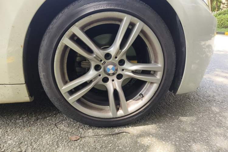Used BMW 3 Series 2017 320i M Sport Right Front Wheel Hub
