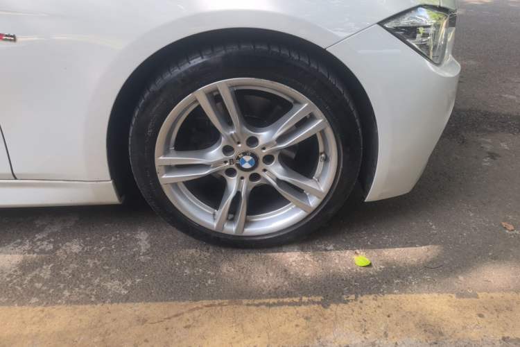 Used BMW 3 Series 2017 320Li M Sport Edition Right Front Wheel Hub