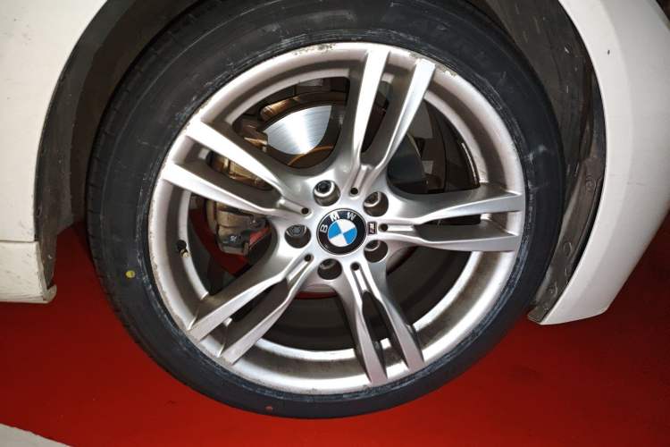 Used BMW 3 Series 2017 330Li M Sport Edition Right Front Wheel Hub