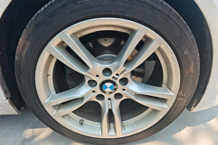 Used BMW 3 Series 2017 320i M Sport Right Front Wheel Hub