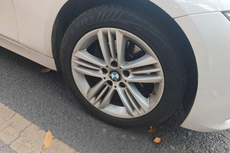 Used BMW 3 Series 2017 318i Fashion Model Right Front Wheel Hub